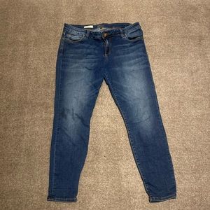Kut from the Kloth Toothpick Skinny jeans. Size 12s